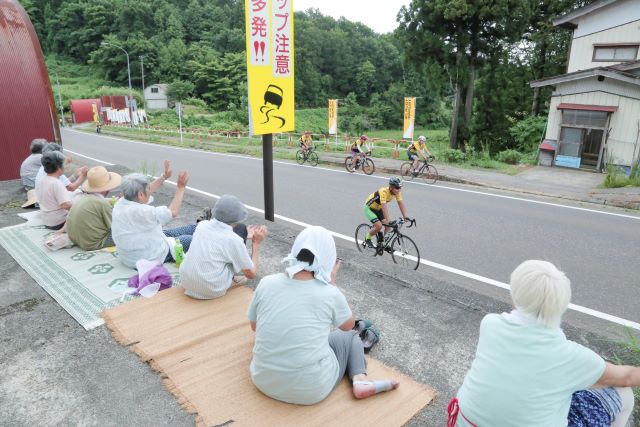 ツールド妻有2025(新潟県 十日町市 なかさとミオン第2駐車場本部テント