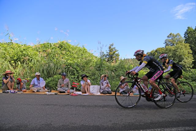 ツールド妻有2025(新潟県 十日町市 なかさとミオン第2駐車場本部テント