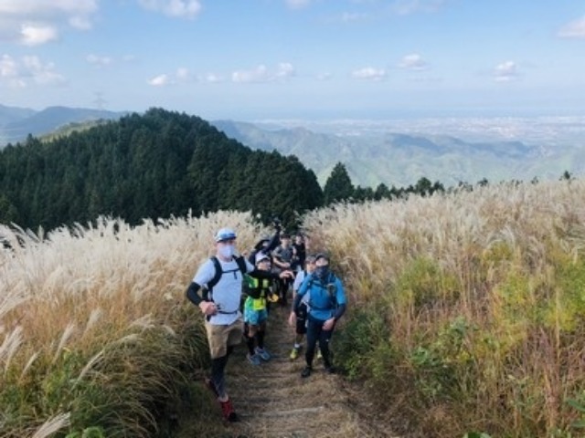 絶景とススキを満喫!岩湧山トレイルラン